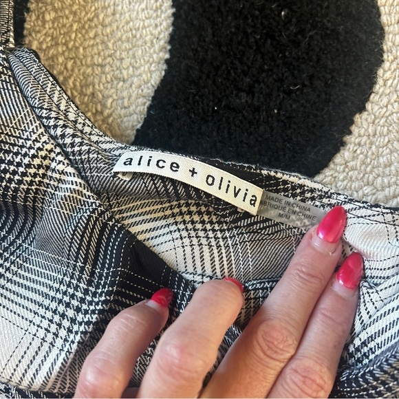 Alice + Olivia Black White Plaid One Shoulder Ruffle Top Size Med - Picture 13 of 16